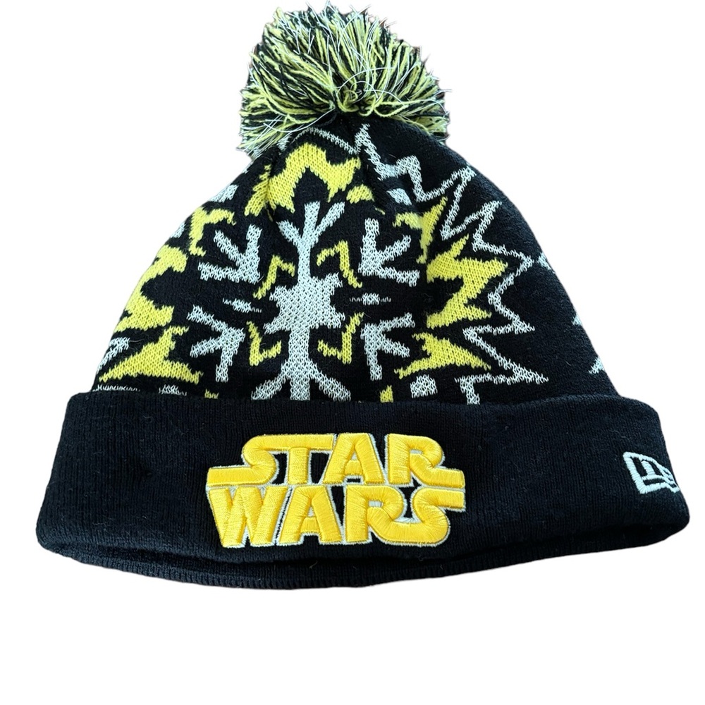New Era STAR WARS  beanie with pom pom top yellow black galaxy design winter hat